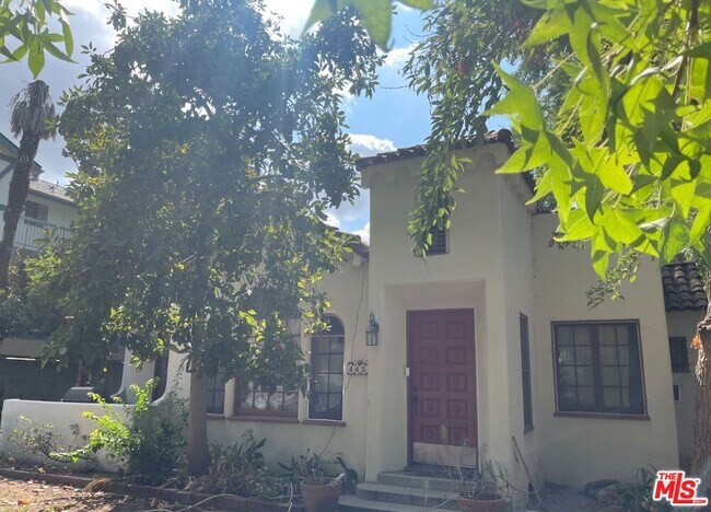 Building Photo - 4448 Avocado St