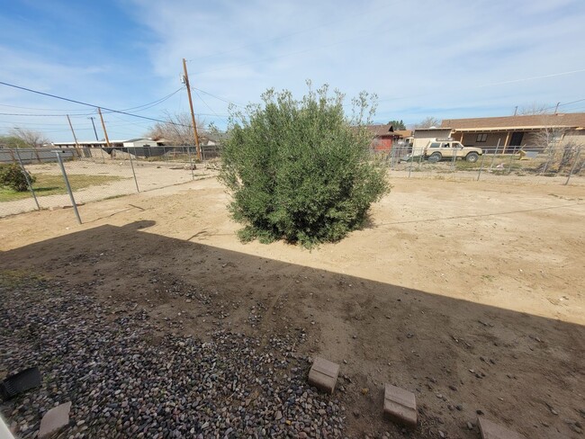 Building Photo - Newly remodeled 3 bedroom, 2 full bath home on large fenced lot.