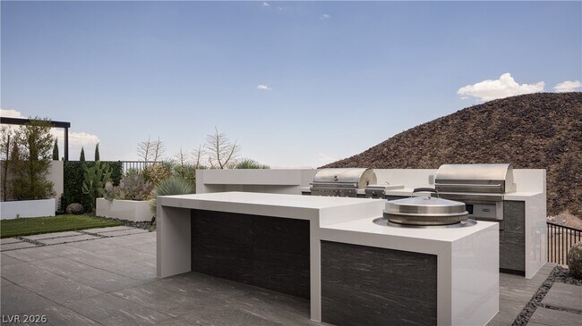 Building Photo - 692 Scenic Cliff Dr