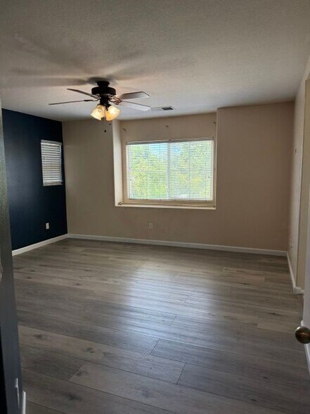 Building Photo - 12875 Cobblestone Ln