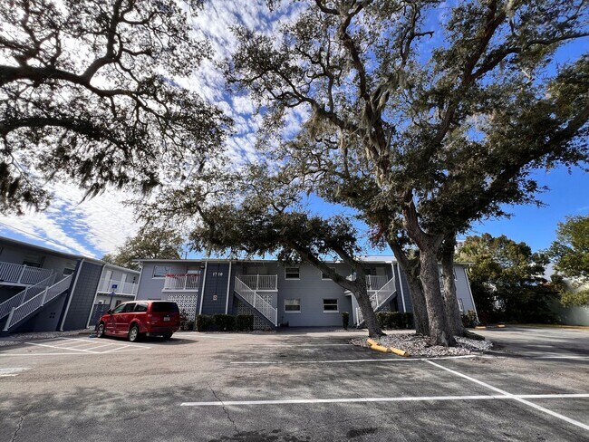 Building Photo - 1710 S Washington Ave