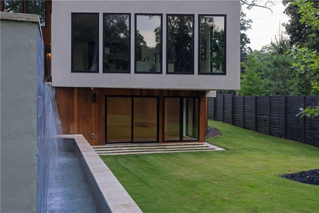 Building Photo - 3566 Cantrell Rd NE