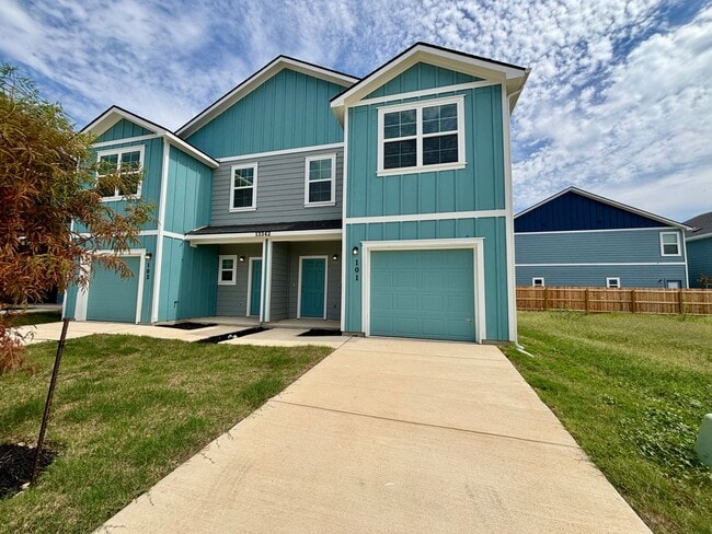 Building Photo - Brand New 3 Bd 2.5 Full Bath Townhouse Near UTSA & LaCantera