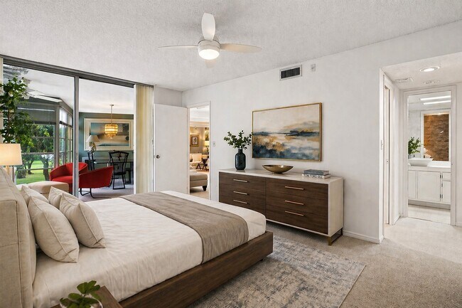 Building Photo - 3900 Oaks Clubhouse Dr