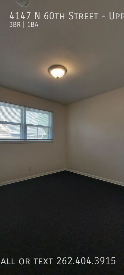 Building Photo - Spacious Partially Rehabbed 3 Bedroom Uppe...