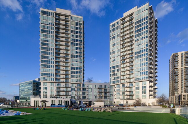 Building Photo - 1 Hbr Pt Rd
