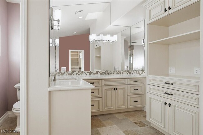 Building Photo - 8570 Country Home Cir