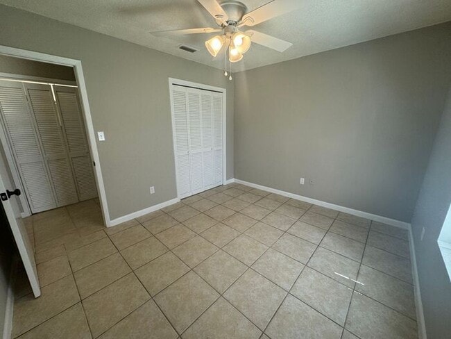 Building Photo - Gulf Breeze - Greenbriar Estate - 2 bedroo...