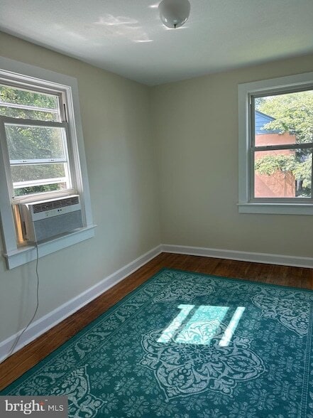 Building Photo - 526 Pingree Ave