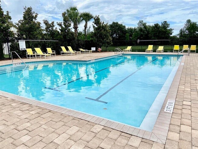 Building Photo - 2557 Aventurine St