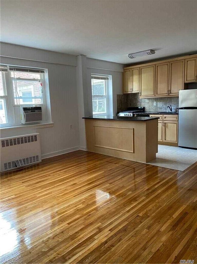 40 Knightsbridge Rd 40 Knightsbridge Rd Great Neck NY 11021