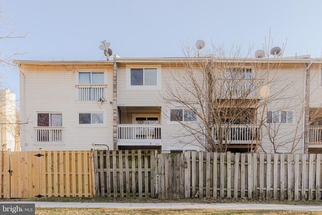 Building Photo - 13373 Hungerford Pl