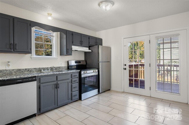 Building Photo - 608 Bethpage Rd