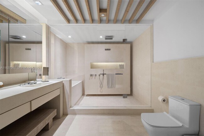 Building Photo - 102 24th St