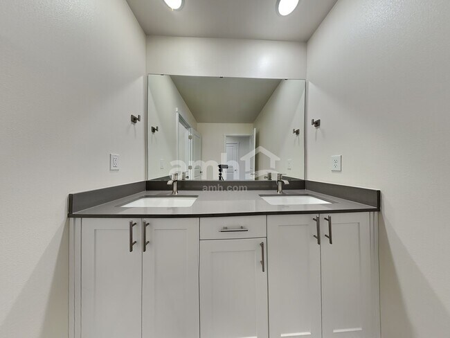 Building Photo - 7919 Verona Loop