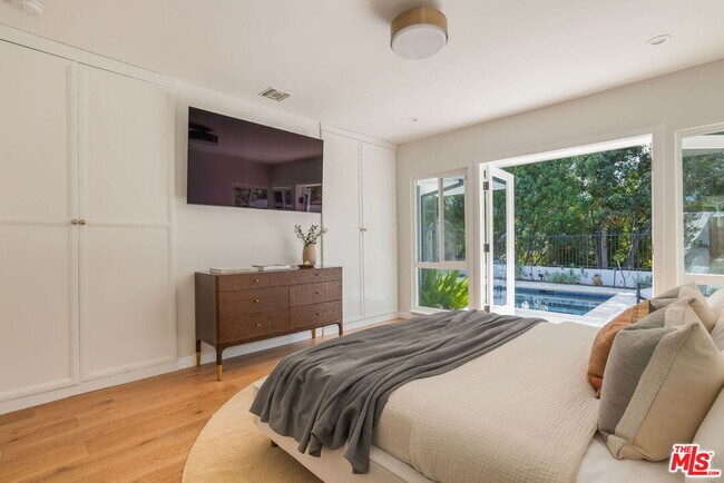 Building Photo - 11349 Canton Dr