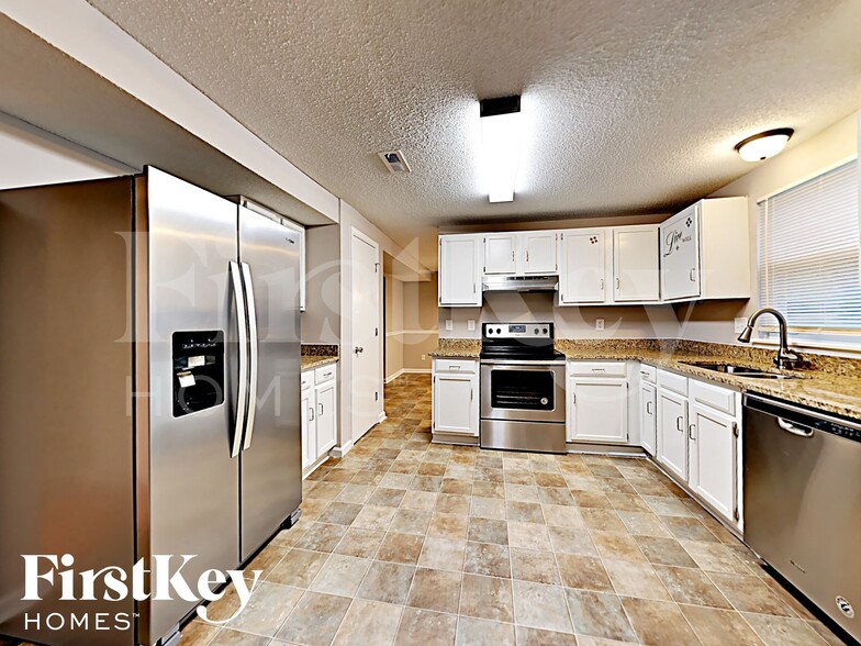 Building Photo - 1940 Winsted Ct