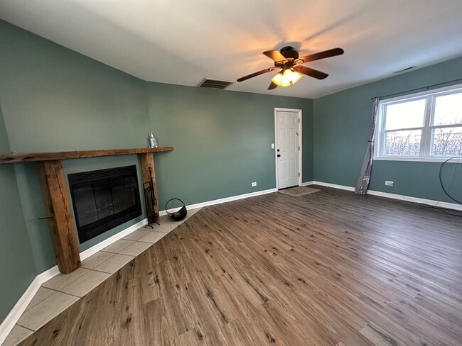 Building Photo - 33351 N Park St