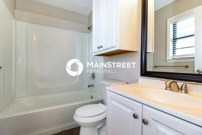 Building Photo - 5 Bedroom Pet-Friendly Home in Memphis, TN with Main Street Renewal