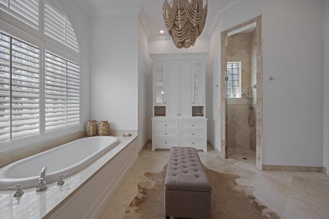 Building Photo - 12820 Mizner Way