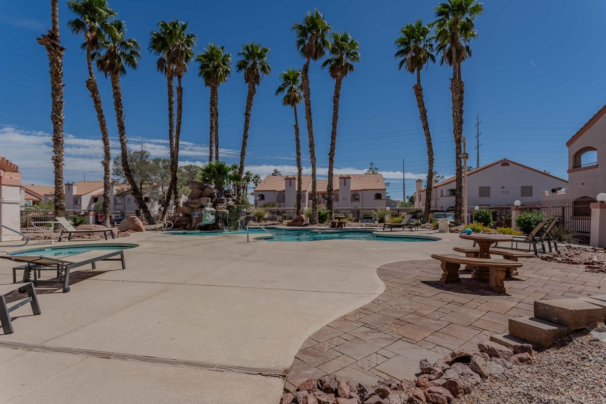 Building Photo - 7570 W Flamingo Rd