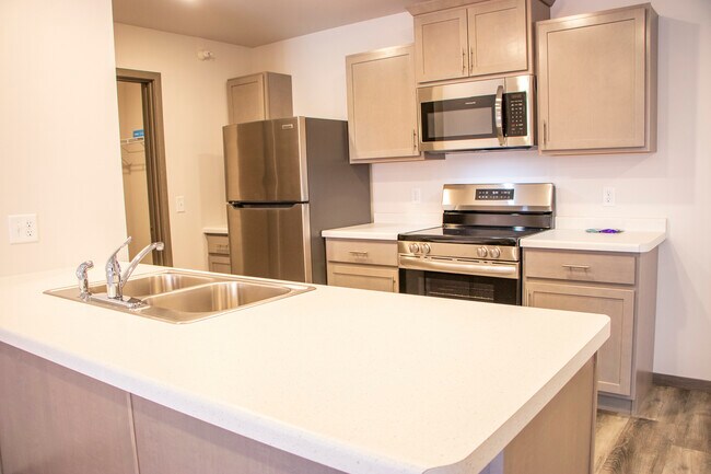 Building Photo - Peter Park