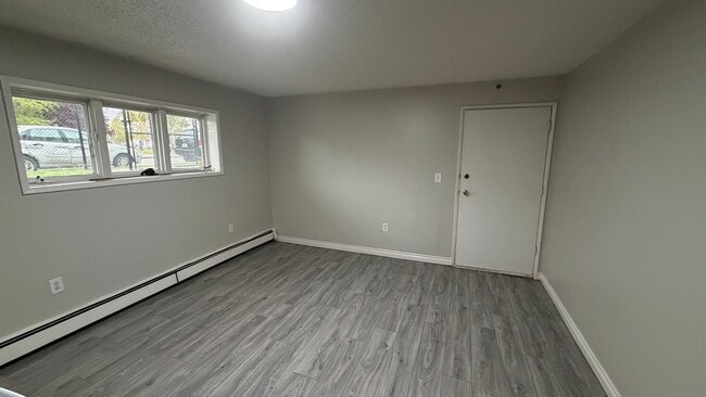 Building Photo - 635 10th Ave