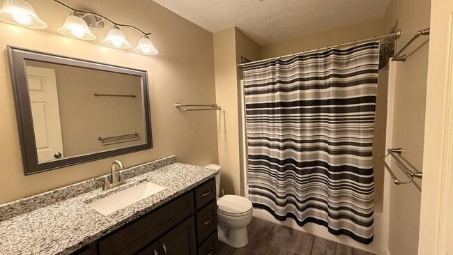 Building Photo - 266 Bradford Square