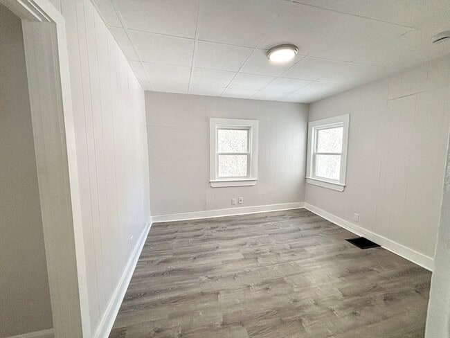 Building Photo - 3 Hadley Ct