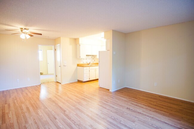 Building Photo - Sullivan's Gulch 1 Bed w/Hardwoods & Walk-...