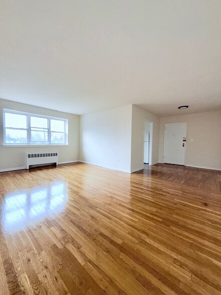 Building Photo - 403 Park Ave