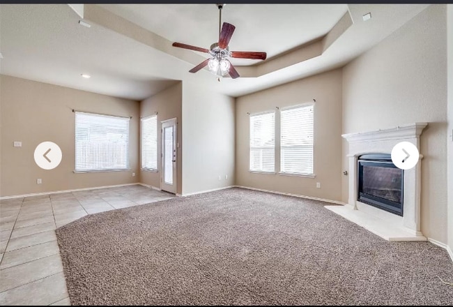 Building Photo - 2025 Lake Vista Dr