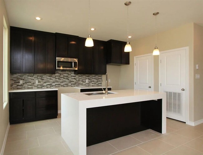 Building Photo - 7917 Elka Lp