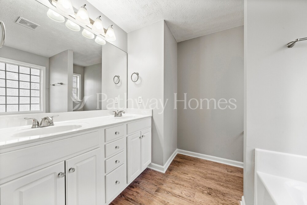 Building Photo - 187 Berkley Dr