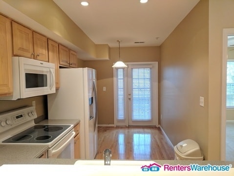 Building Photo - 2032 University Blvd W