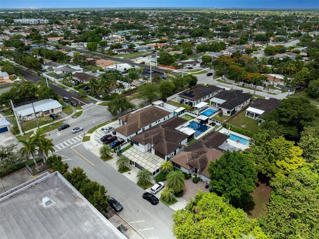 Building Photo - 1550 SW 89th Ct