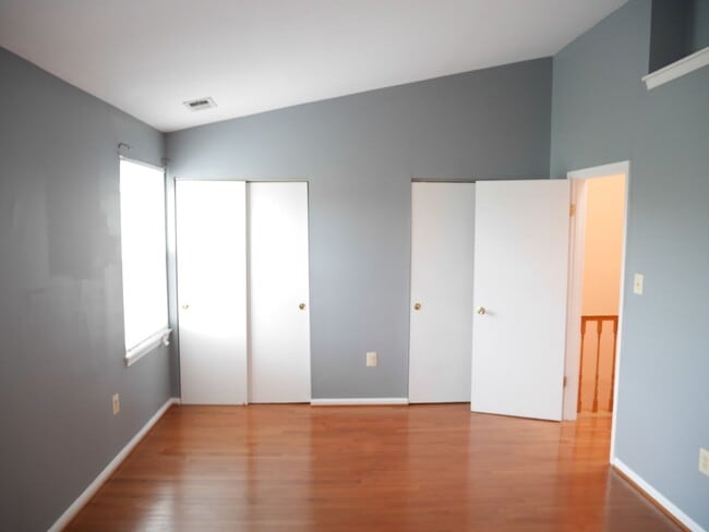Building Photo - 4 Bedroom Townhome- Silver Spring, MD