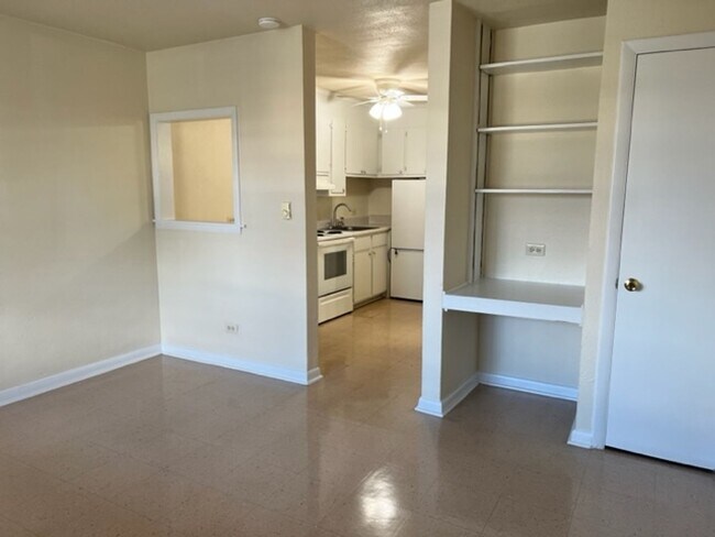 Interior Photo - Emerald Square