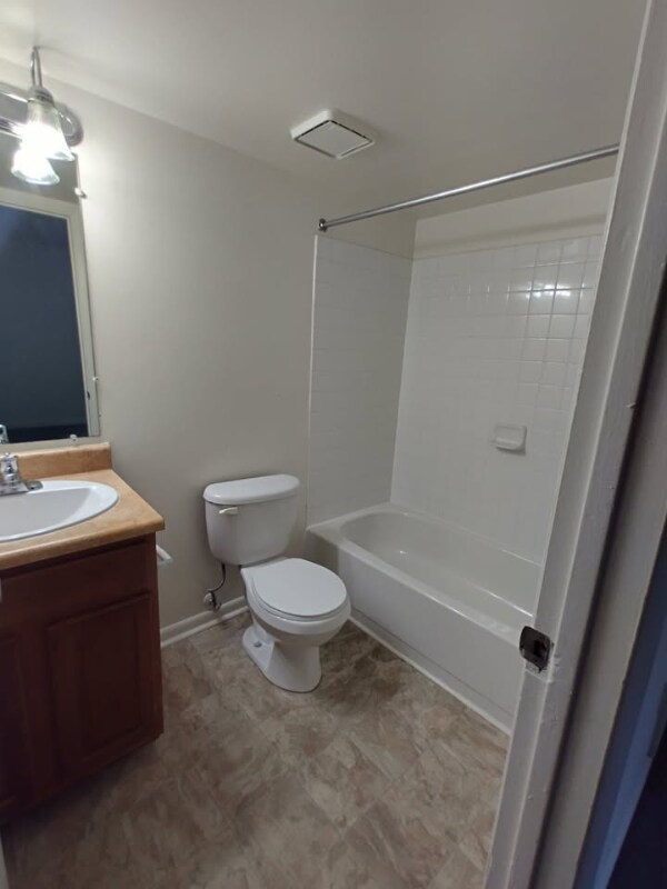 Building Photo - 600 Reusens Rd