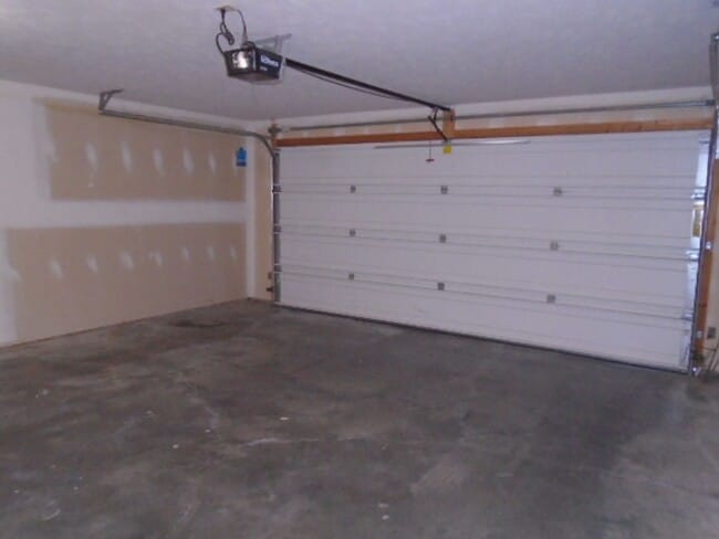 Building Photo - 211 William Dr