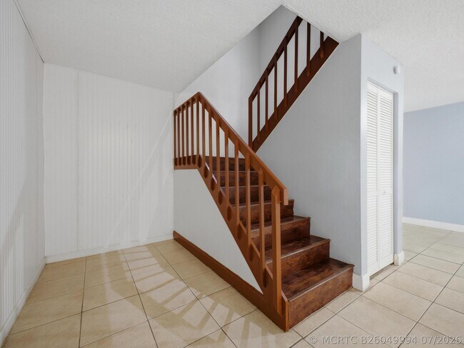 Building Photo - 105 Woodland Rd
