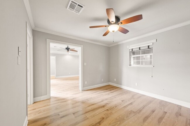 Building Photo - 307 Marilyn Dr