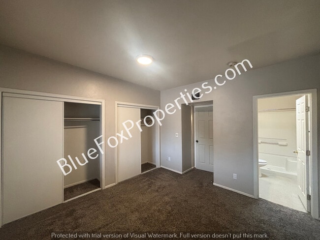 Building Photo - 110 W Delano St