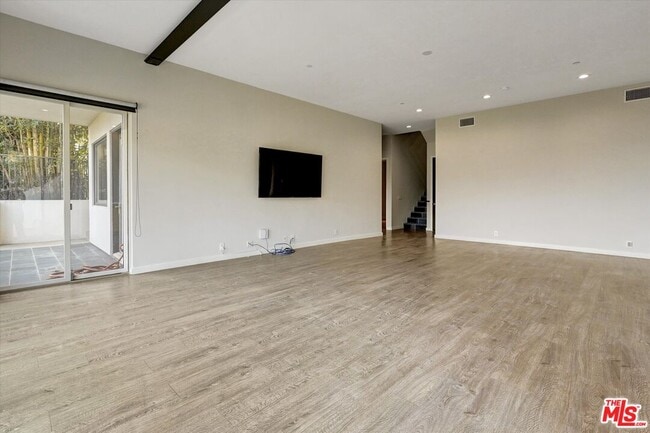 Building Photo - 3850 Rambla Orienta