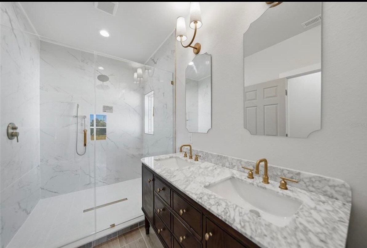 Building Photo - 3320 Palm Dr