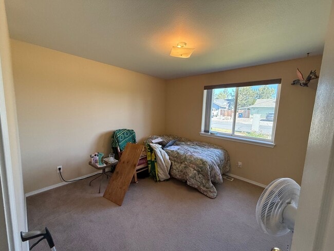 Building Photo - Spacious 4 Bed, 3 Bath Home - Terrango Glen