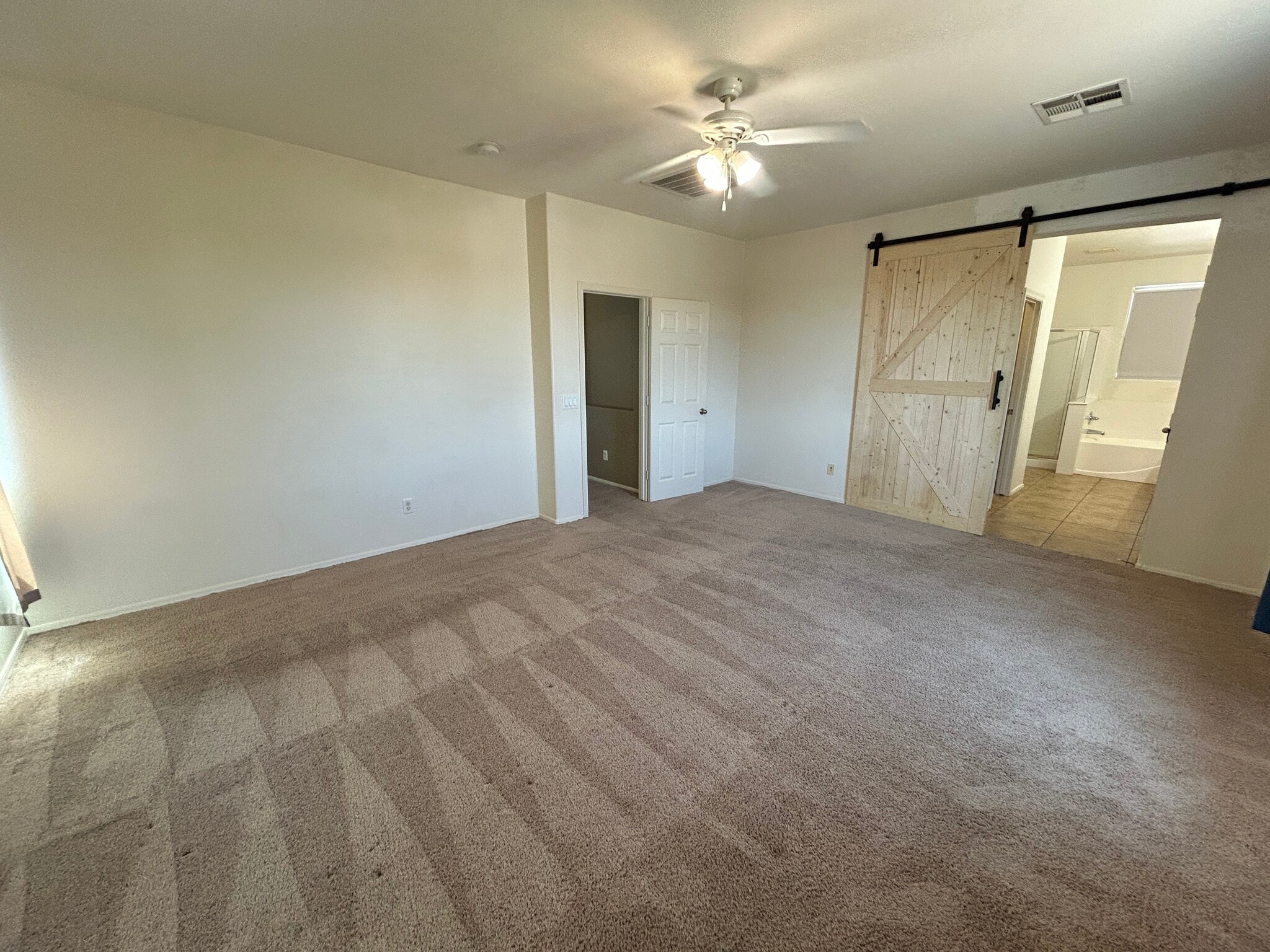 Building Photo - 3161 S Southwind Dr