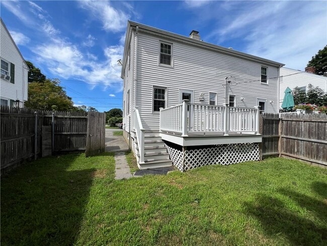 Building Photo - 129 Vernon Ave