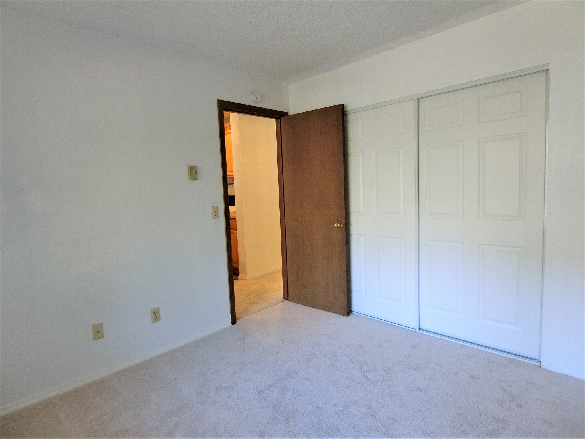 Building Photo - 5842 NE 75th St