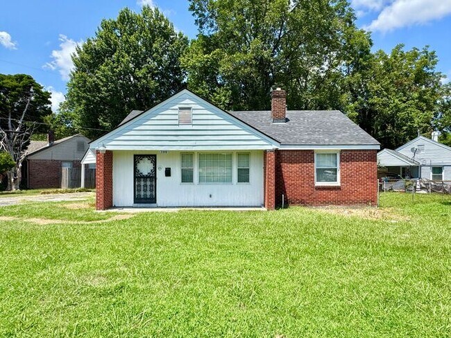 Primary Photo - 3986 Vernon Ave